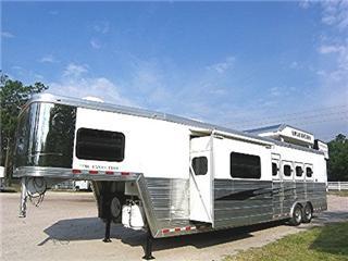 Bloomer Horse Trailer