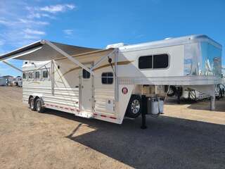 New Horse Trailer