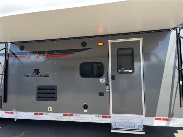 New 2024 Bison Trailer Horse Trailer Woodland WA (315708)