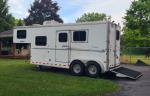 sundowner living quarter horse trailer