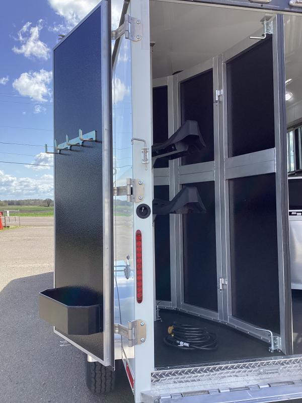 Bison Ramp New 2025 Bison Trailer Horse Trailer Albany OR (334370)