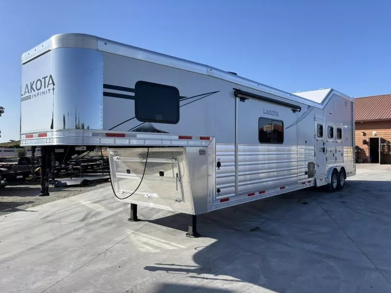New 2026 Lakota Trailers Horse Trailer Acampo CA (336078)