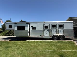 Used Horse Trailer