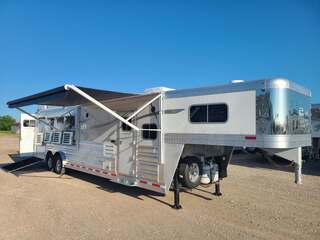 New Horse Trailer