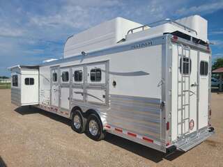 New Horse Trailer