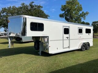 New Horse Trailer
