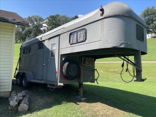 Used Horse Trailer