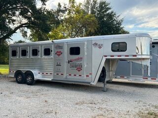 Used Horse Trailer