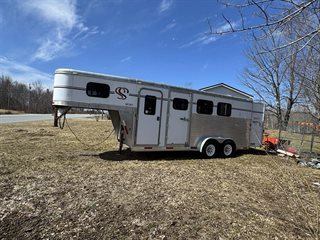 Used Horse Trailer