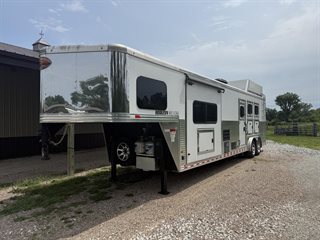 Used 2016 Sundowner Trailers
