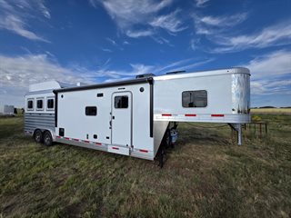 New Horse Trailer