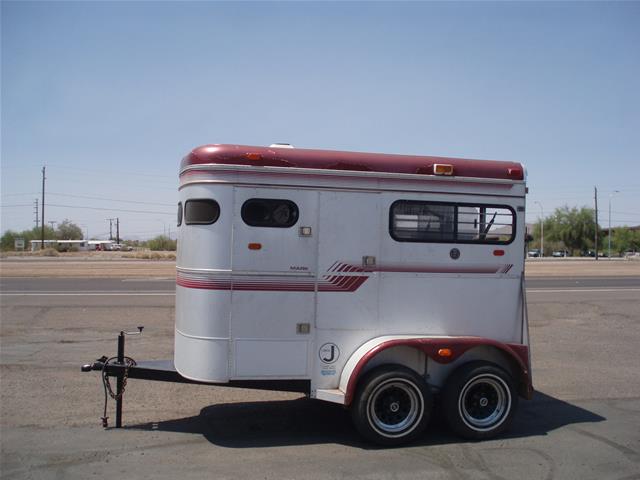 Circle J Horse Trailers: Ultimate Durability for Your Horses